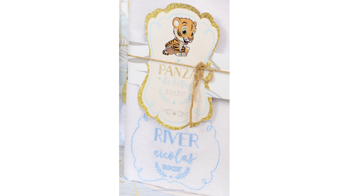 Trusou de botez cu broderie personalizata pentru baieti, Little tiger 7